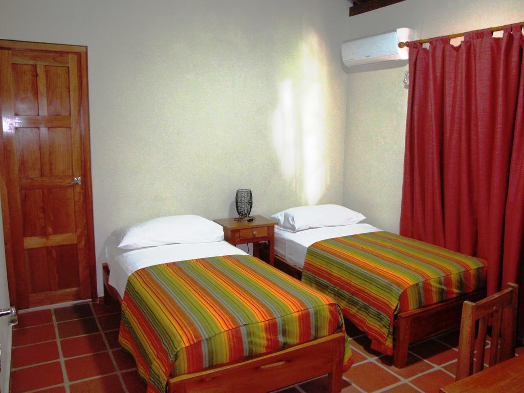 Hotel Iguanito Santa Catalina Quarto foto